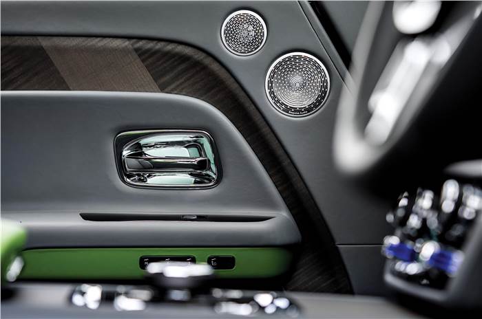 Rolls-Royce Spectre door